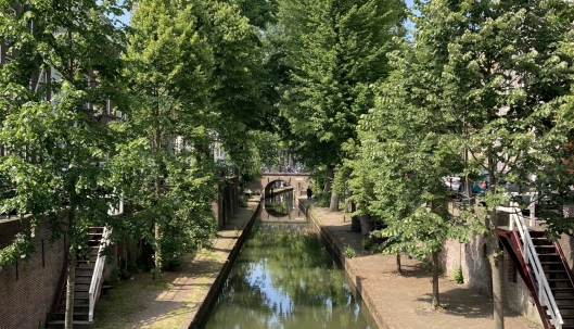 Uitgangspunt was wat het Waterbeheerprogramma. In het coalitieakkoord scherpen we de ambitie voor het stedelijk water, zoals in de Nieuwe Gracht in Utrecht, aan.