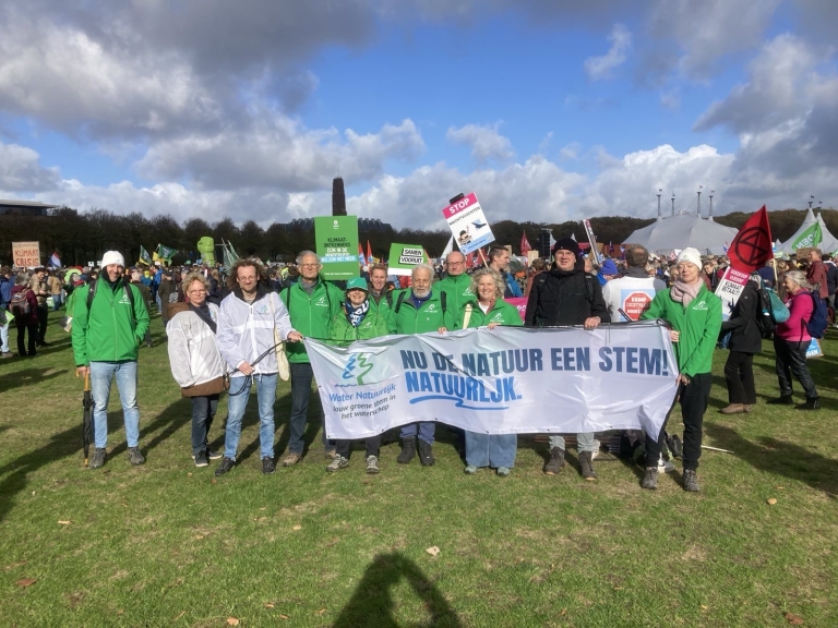 Water Natuurlijk Zuid-Hollandse Eilanden deed  mee aan de Klimaatmars van 26 oktober 2025